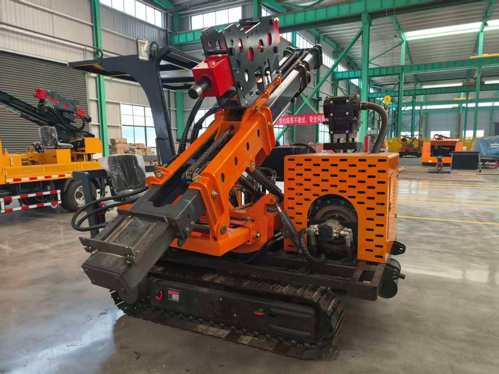 Perluasan Infrastruktur di Afrika Utara -- Mesin Pemancang Tiang Beroda Rantai TZ585 ke Aljazair